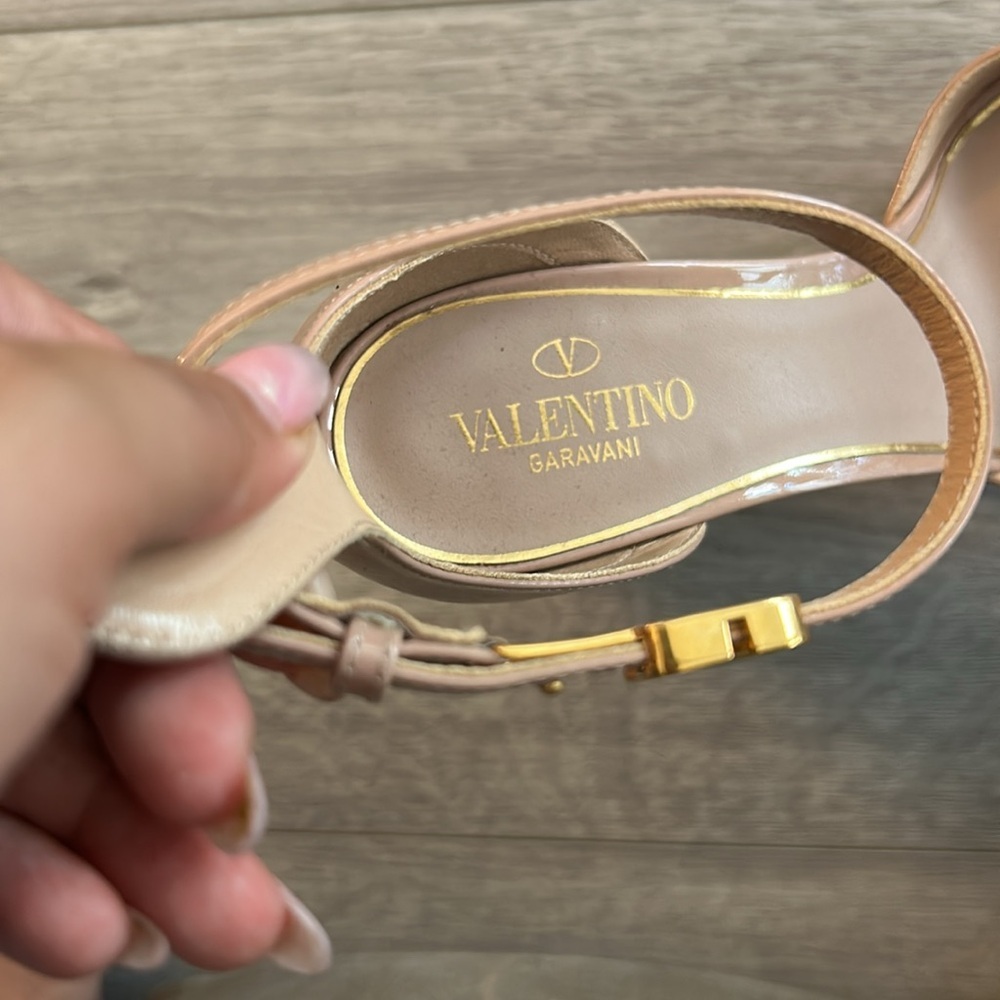 ONE SINGLE SHOE Valentino Tan-Go 155 Patent Platform Heel RIGHT HEEL ONLY 37 1/2 - Picture 3 of 8